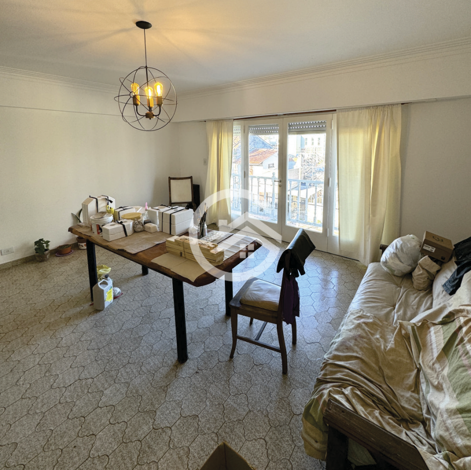 Chalet 4 ambientes en planta alta con garaje, quincho y gran terraza! 