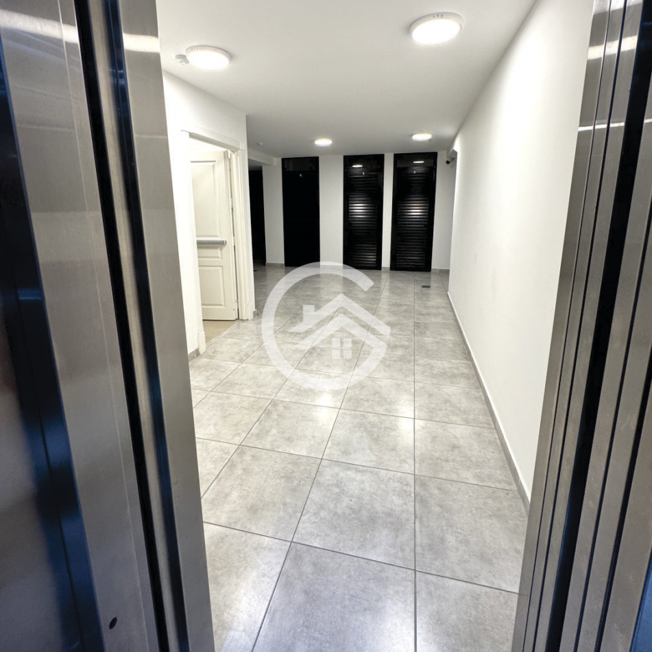Semipiso de categoria 2 ambientes en Parque Luro 