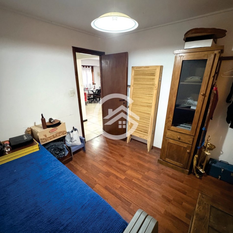 Chalet 5 ambientes en Villa Primera
