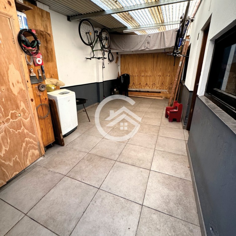 Chalet 5 ambientes en Villa Primera