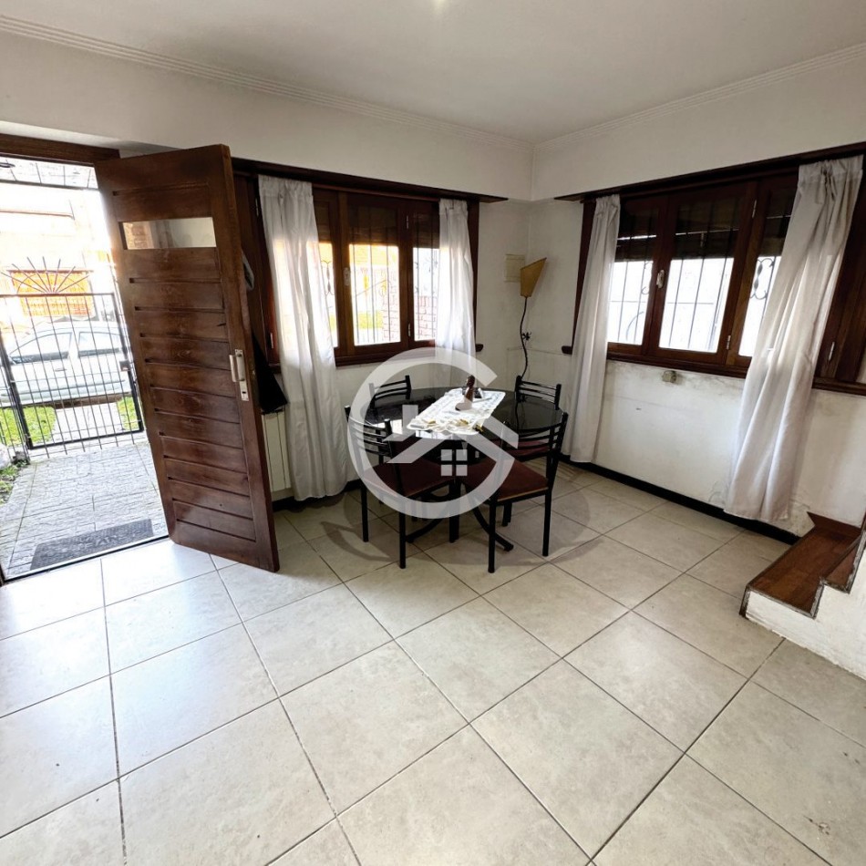 Chalet 5 ambientes en Villa Primera