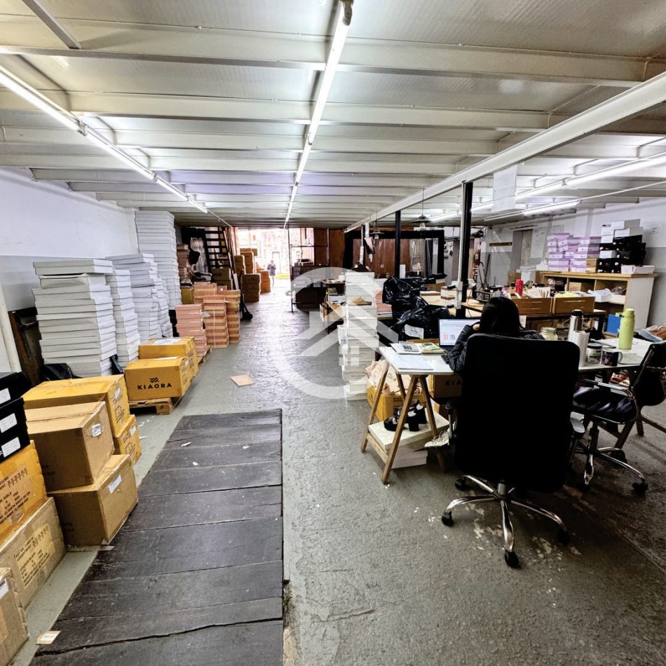 Deposito 300m2 en Alquiler 